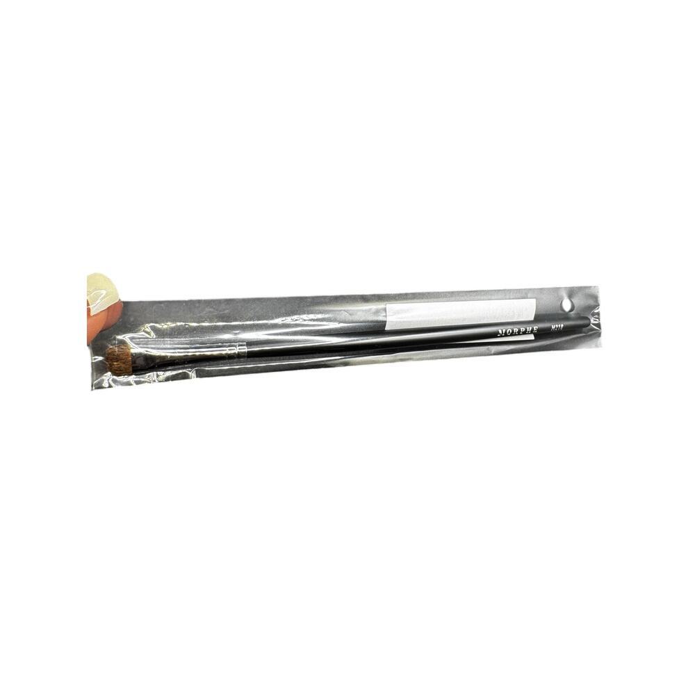 NWT M210 Morphe Small Chisel Fluff Eyeshadow Brush- new no box